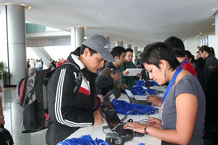http://www.campuseros.net/wp-content/uploads/2009/11/campuspartymexico2009-5.jpg